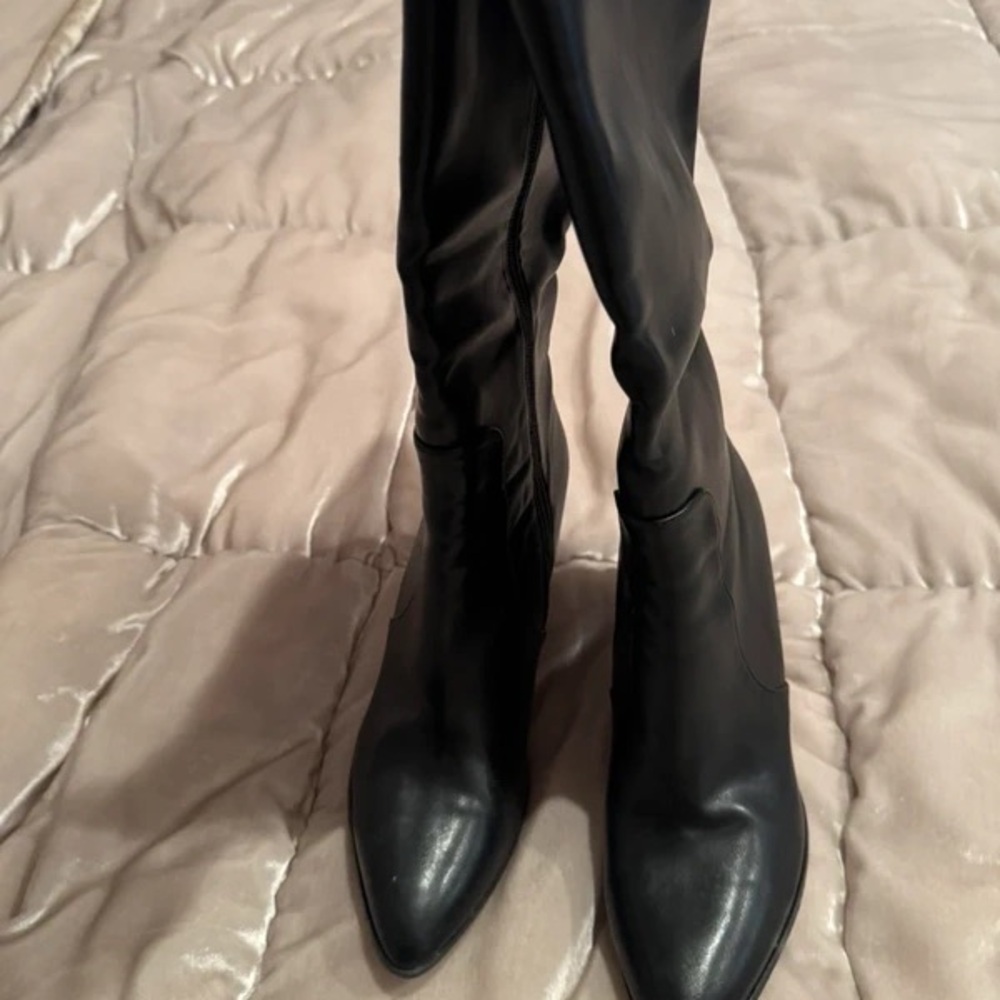 Sleek Black Heeled Boots for Women